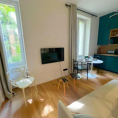 Comfortable & Peaceful Apartment - Paris Quartier Latin - Newly Renovated Apartmán *