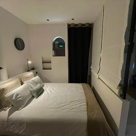 Comfortable & Peaceful Apartment - Paris Quartier Latin - Newly Renovated Paříž